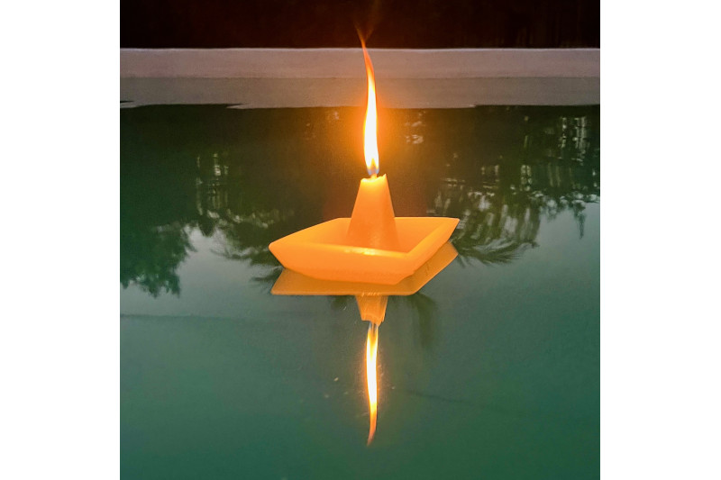 Eleva tu noche de San Juan con el encanto que crean nuestras velas.